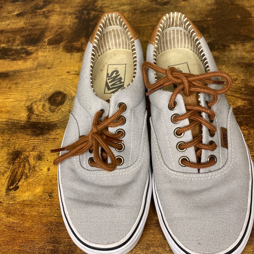 Vans - Picture 2 of 4